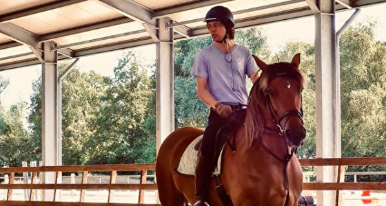 Lange ruiter (200 cm) zoekt leuke bosrit met passend paard